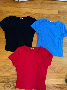 Bozzolo Ribbed Crop Tee Trio - Red, Black, Blue